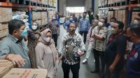 Masih-Soal-Kelangkaan-Minyak-Anggota-Komisi-II-DPRD-Karawang-Kunjungi-Distributor-Sembako-1024x576